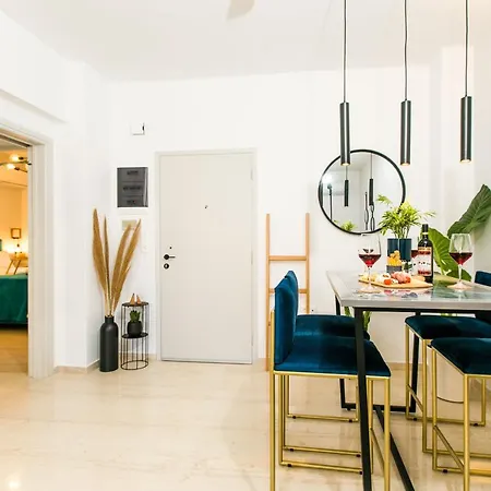 #avant_garde #beach 2',downtown 5' Rethymno